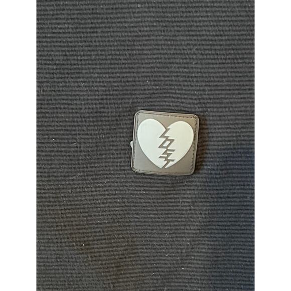 Lost Broken Heart Eighty Eight T-shirt Mens M - Picture 3 of 4